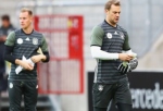 Neuer odpovedá Ter Stegenovi: Nikdy sa nestalo, že by tréner nechal hrať dvoch brankárov
